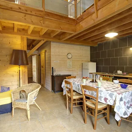 Holiday home Confortables Pour 10 Pers. Avec Jardin, Terrasse Et Equipements Modernes - Fr-1-496-185 Saint-Romain-d'Urfe
