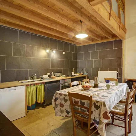 Holiday home Confortables Pour 10 Pers. Avec Jardin, Terrasse Et Equipements Modernes - Fr-1-496-185